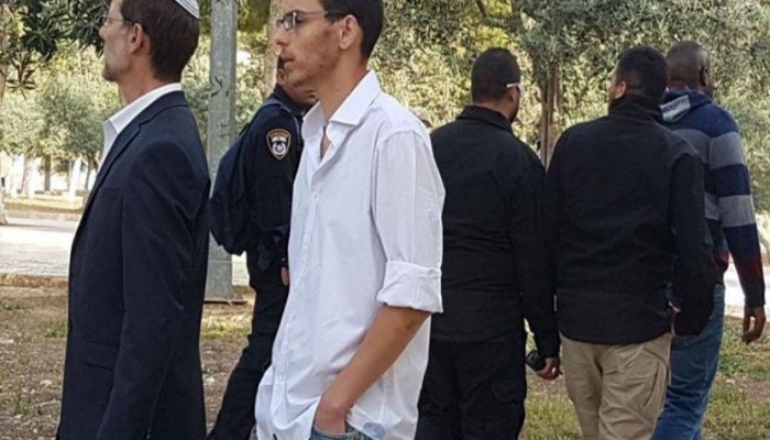 مستوطنًا يقتحمون الأقصى والاحتلال يعتقل أحد موظفي الأوقاف