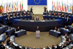 البرلمان الأوروبي يتبنى قرارا بحظر بيع الأسلحة للسعودية