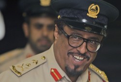 سفير الإمارات بواشنطن يصف ضاحي خلفان بـ"المعتوه"