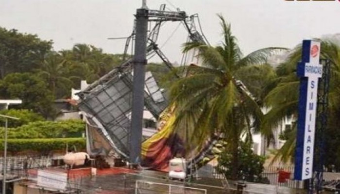 إعصار "ماكس" يضرب المكسيك ويدمر أشهر منتجع سياحى