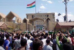 برلمان كردستان يتحدى ويدعم الاستفتاء