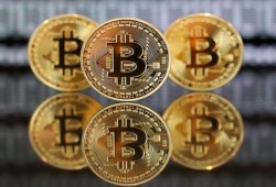 "بيتكوين" تقفز 20 بالمائة بعد انخفاضها دون الـ3 آلاف دولار