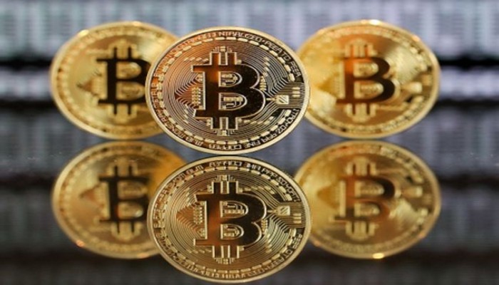 "بيتكوين" تقفز 20 بالمائة بعد انخفاضها دون الـ3 آلاف دولار
