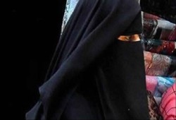 بلجيكا ترحّل دنماركية بسبب رفضها خلع النقاب