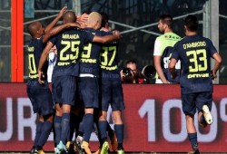 انترناسيونالي يهزم كروتوني ويحافظ على بدايته المثالية