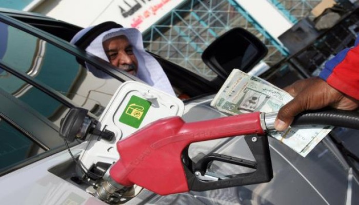السعودية ترفع أسعار البنزين 80%