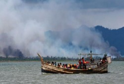 الروهينغا يواصلون الفرار إلى بنغلاديش ويروون فظاعات