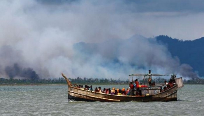 الروهينغا يواصلون الفرار إلى بنغلاديش ويروون فظاعات