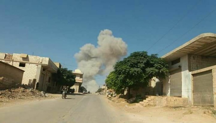 الطيران الروسي يدمر مشفيين ومراكز إيواء بريف إدلب