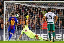 ميسي يحرز 4 أهداف من سداسية فريقه ضد إيبار في الدوري الإسباني (فيديو)