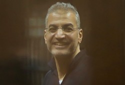 السجن مركوب من 5 جهات