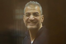 السجن مركوب من 5 جهات