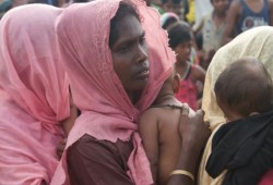 من ميانمار إلى بنغلاديش.. لاجئو الروهنغيا يستجيرون من الموت بـ"مخيمات العذاب" (تقرير)