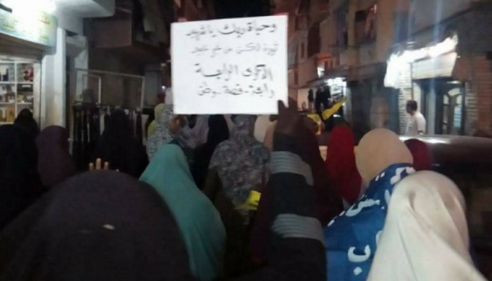 مسيرة ليلية لحرائر الرمل بالإسكندرية تدعو لإسقاط الانقلاب