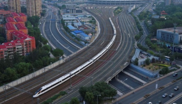 الصين تطلق أسرع قطار بالعالم