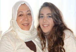 اغتيال معارضة سورية وابنتها بمنزلهما في إسطنبول