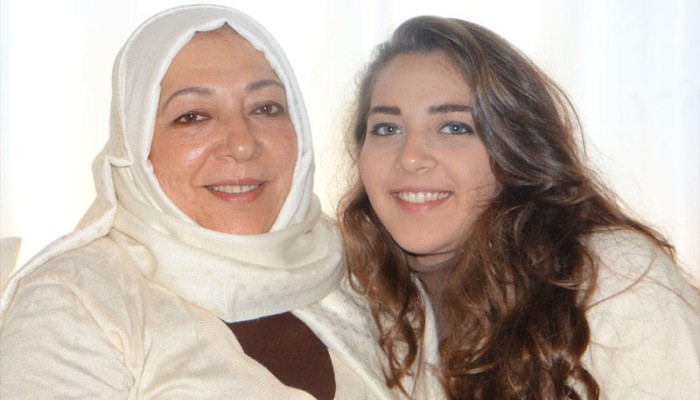 اغتيال معارضة سورية وابنتها بمنزلهما في إسطنبول