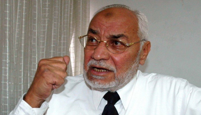 "ليه الضجة على وفاة مهدي عاكف؟"