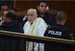 "العدل والإحسان" ناعية عاكف: مات شامخا ثابتا قاهرا لجلاديه