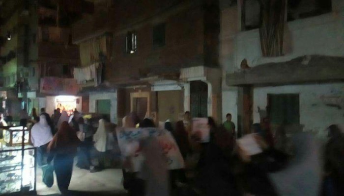 مسيرة ليلية لاهالى ابوسليمان بشرق الاسكندرية تحت شعار "رحيل شيخ المجاهدين سجين كل العصور"