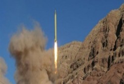 إيران تختبر صاروخ "خرمشهر" الباليستي الذي يصل مداه لـ2000 كيلو متر