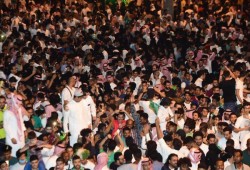 السعودية الجديدة.. اختلاط ورقص بين النساء والرجال في احتفالية تأسيس المملكة (فيديو)