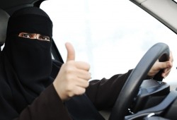 "سلمان بن عبد العزيز" يصدر قرار بالسماح للمرأة السعودية بقيادة السيارة.. طالع نص القرار