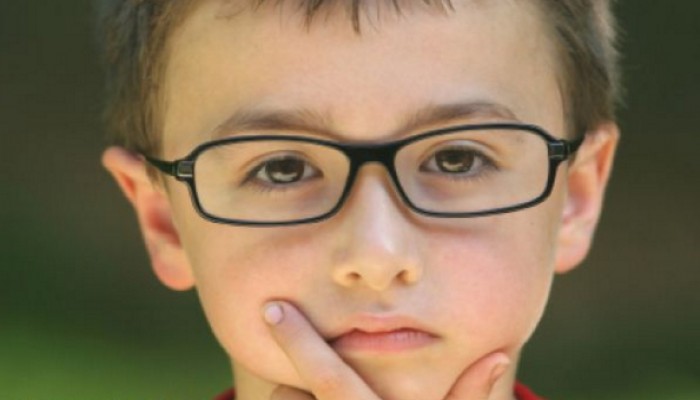 كيف تعلمين طفلك التعلم من أخطائه؟