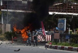 سقوط صاروخ بالقرب من وزير الدفاع الأمريكي عقب وصوله لأفغانستان