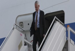 طالبان تعلن مسؤوليتها عن استهداف طائرة وزير الدفاع الأمريكي