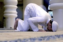 كثرة السجود تقلل خطر مرض "الزهايمر"