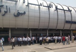 مفاجأة: مطار القاهرة مغلق و"مصر قافلة النهاردة"