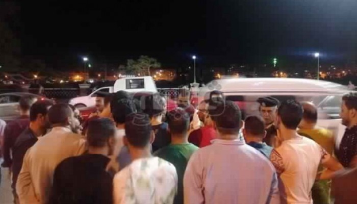 وقفة احتجاجية لأصحاب الباكيات بالمعرض المحترق في بنها