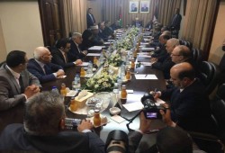 حكومة الوفاق الفلسطينية تعقد أول اجتماع لها فى غزة منذ عام 2014