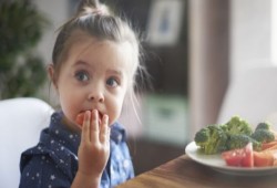 4 أفكار لتقديم اللحوم والبيض لطفلكِ الرضيع