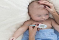 كيف أتصرف عند الارتفاع المفاجئ في حرارة رضيعي؟