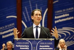 الشاب "كورتس" يتقدم باستطلاع الانتخابات التشريعية النمساوية