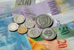 ارتفاع الفرنك والين أمام الجنيه.. واليورو يتراجع 3 قروش