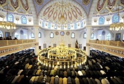 هل تمنح ألمانيا المسلمين إجازات خاصة بأعيادهم؟