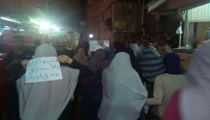 مسيرة ليلية بالإسكندرية رفضًا لجرائم السيسي وعصابته