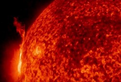 العلماء ينتظرون انفجارا شمسيا مدمرا في السنوات المقبلة