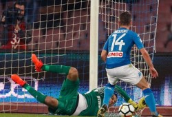 نابولي يهدر أول نقطتين هذا الموسم بعد التعادل مع إنترميلان