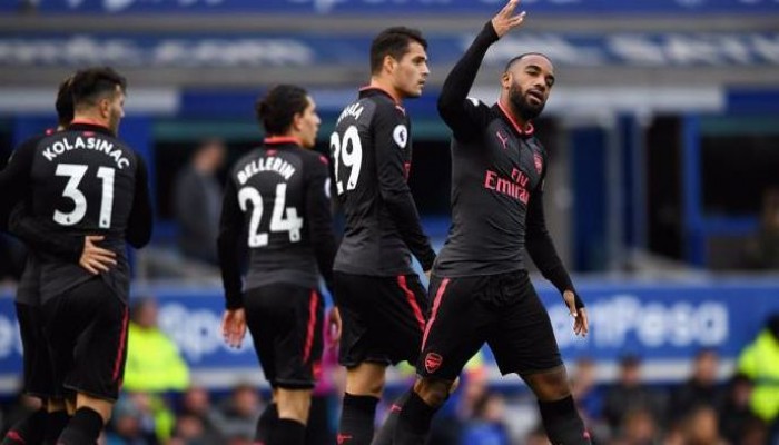 أرسنال يدك إيفرتون بوابل من الأهداف ويقترب من المربع الذهبي