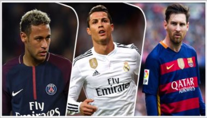 «الفيفا» يكشف اليوم عن الفائز بجائزة أفضل لاعب في العالم