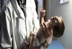 أطفال سوريون يحاصرهم النظام بغوطة دمشق يقتلهم الجوع