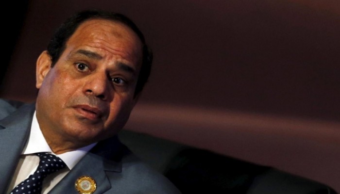 القزاز: السيسي لا يصلح أن يكون "رئيس وردية خدم"