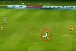 بالفيديو.. سرعة خارقة للاعب في الدوري الإندونيسي تنتهي بهدف رائع