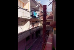 البحيرة: أسلاك الكهرباء تهدد حياة أهالي قرية بأبو حمص