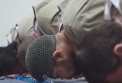 إقبال على اعتناق الإسلام داخل السجون الأمريكية (شاهد)