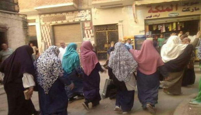 ثوار الإسكندرية يستنكرون تردى الأحوال فى مسيرة "الحضرة"